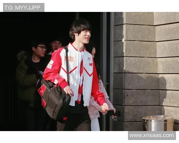 电竞比分独家解析WE战队实力对比及其在赛场上的表现分析